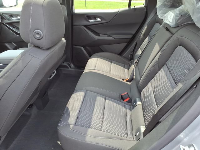 2027 Chevrolet Equinox LT - Photo 8