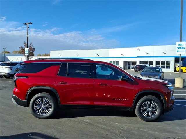 2026 Chevrolet Traverse photo 2