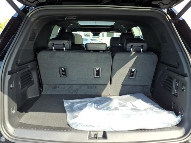 2026 Chevrolet Traverse High Country photo 3