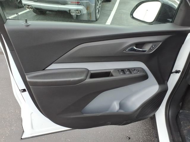 2027 Chevrolet Bolt RS - Photo 11