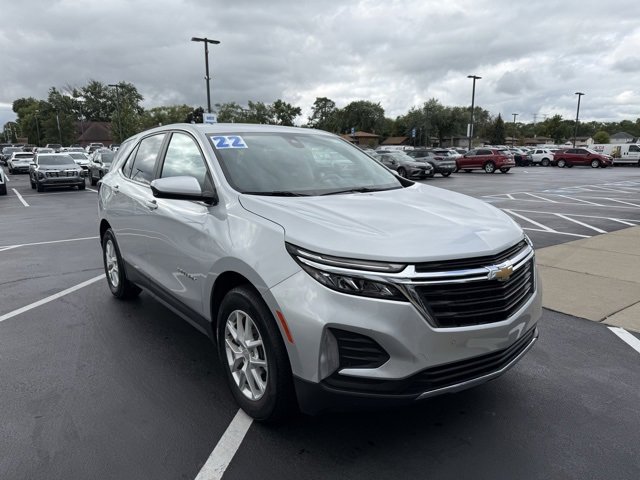 2022 Chevrolet Equinox LT photo 3