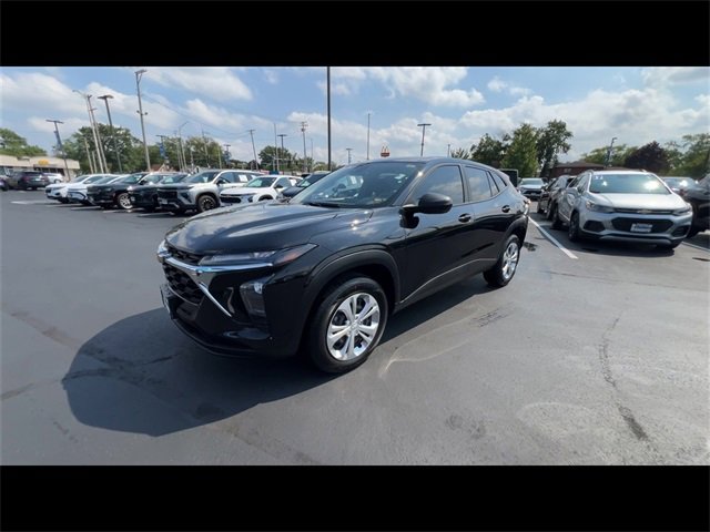 2024 Chevrolet Trax LS photo 3
