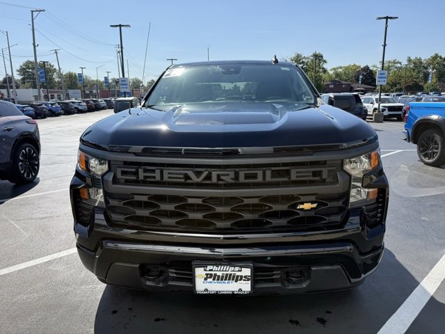 2022 Chevrolet Silverado 1500 Custom photo 2