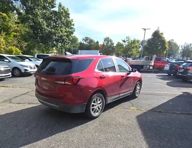 2023 Chevrolet Equinox LT photo 2