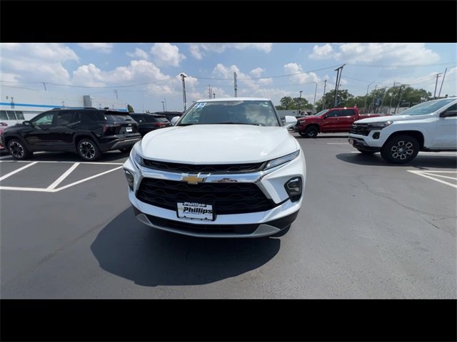 2025 Chevrolet Blazer 2LT photo 3