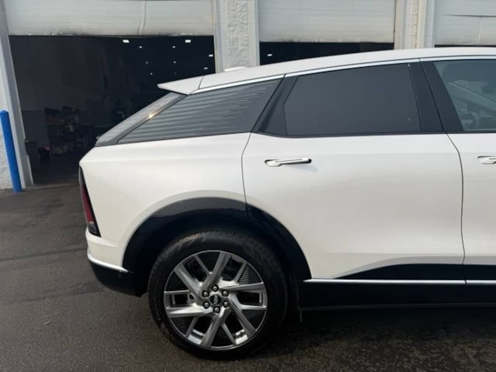 Used 2025 CADILLAC OPTIQ Luxury 2 SUV
