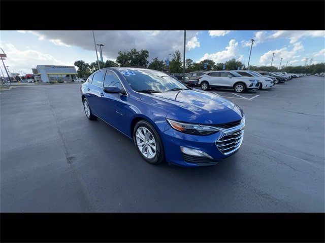 2023 Chevrolet Malibu 1LT photo 2