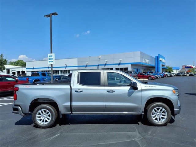 2025 Chevrolet Silverado 1500 RST photo 2