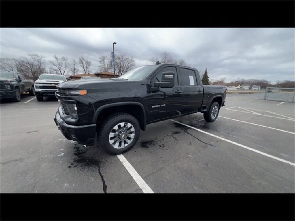 Used 2025 Chevrolet Silverado 2500 HD Custom Truck