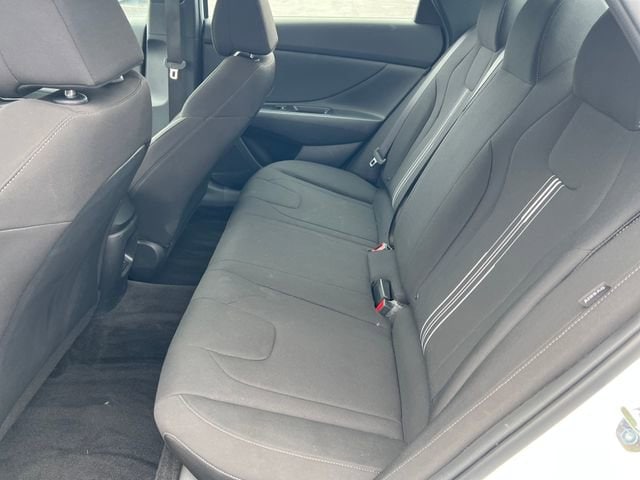 2025 Hyundai Elantra SEL - Photo 24