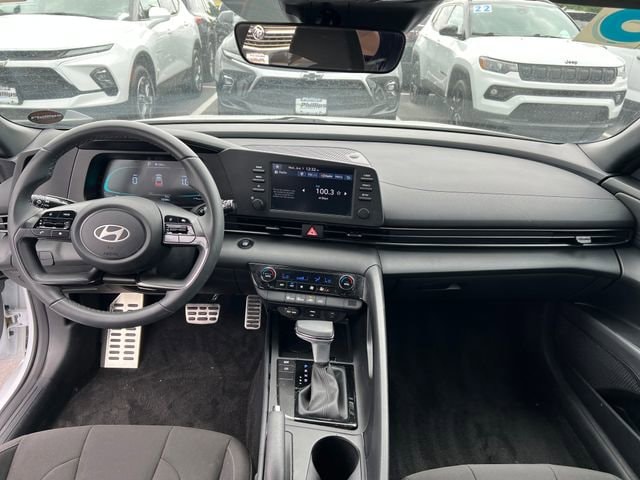 2025 Hyundai Elantra SEL - Photo 14
