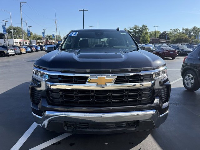 2022 Chevrolet Silverado 1500 LT photo 2
