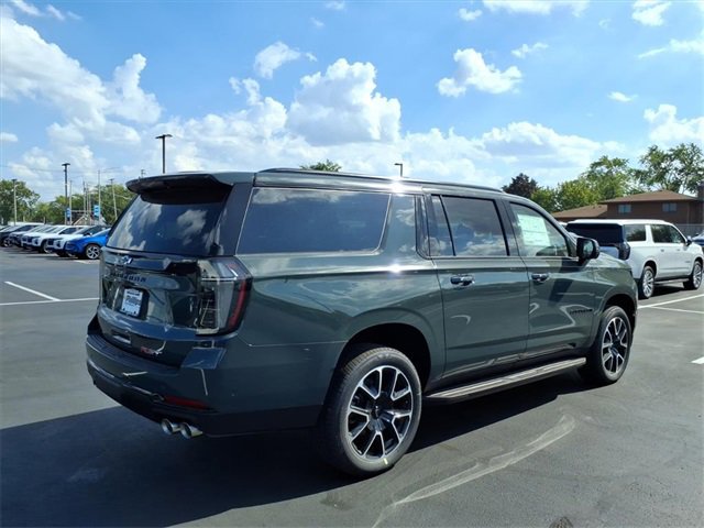 2026 Chevrolet Suburban RST photo 2