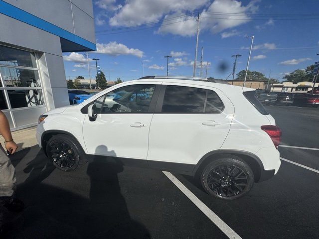 2022 Chevrolet Trax LT photo 2