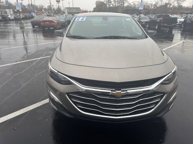 2022 Chevrolet Malibu LS photo 3
