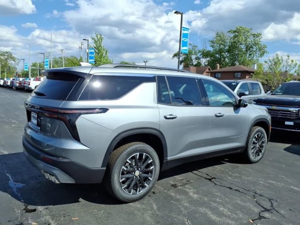 New 2026 Chevrolet Traverse LT SUV