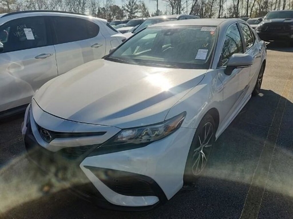 Used 2024 Toyota Camry SE