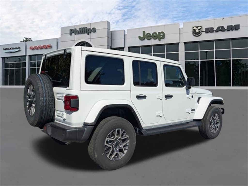 New 2026 Jeep Wrangler 4-DOOR SAHARA Sport Utility