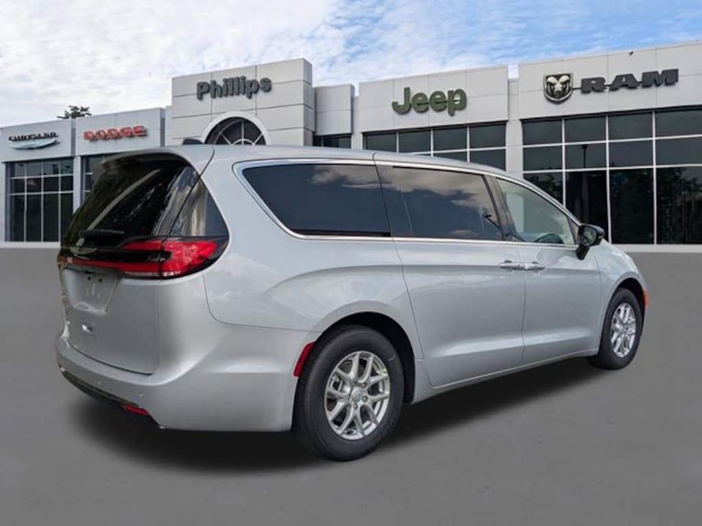 New 2026 Chrysler Pacifica SELECT Passenger Van