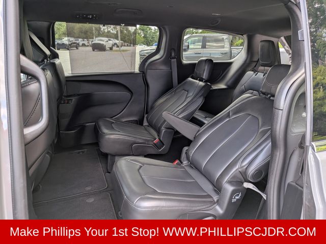 2025 Chrysler Pacifica Select - Photo 13