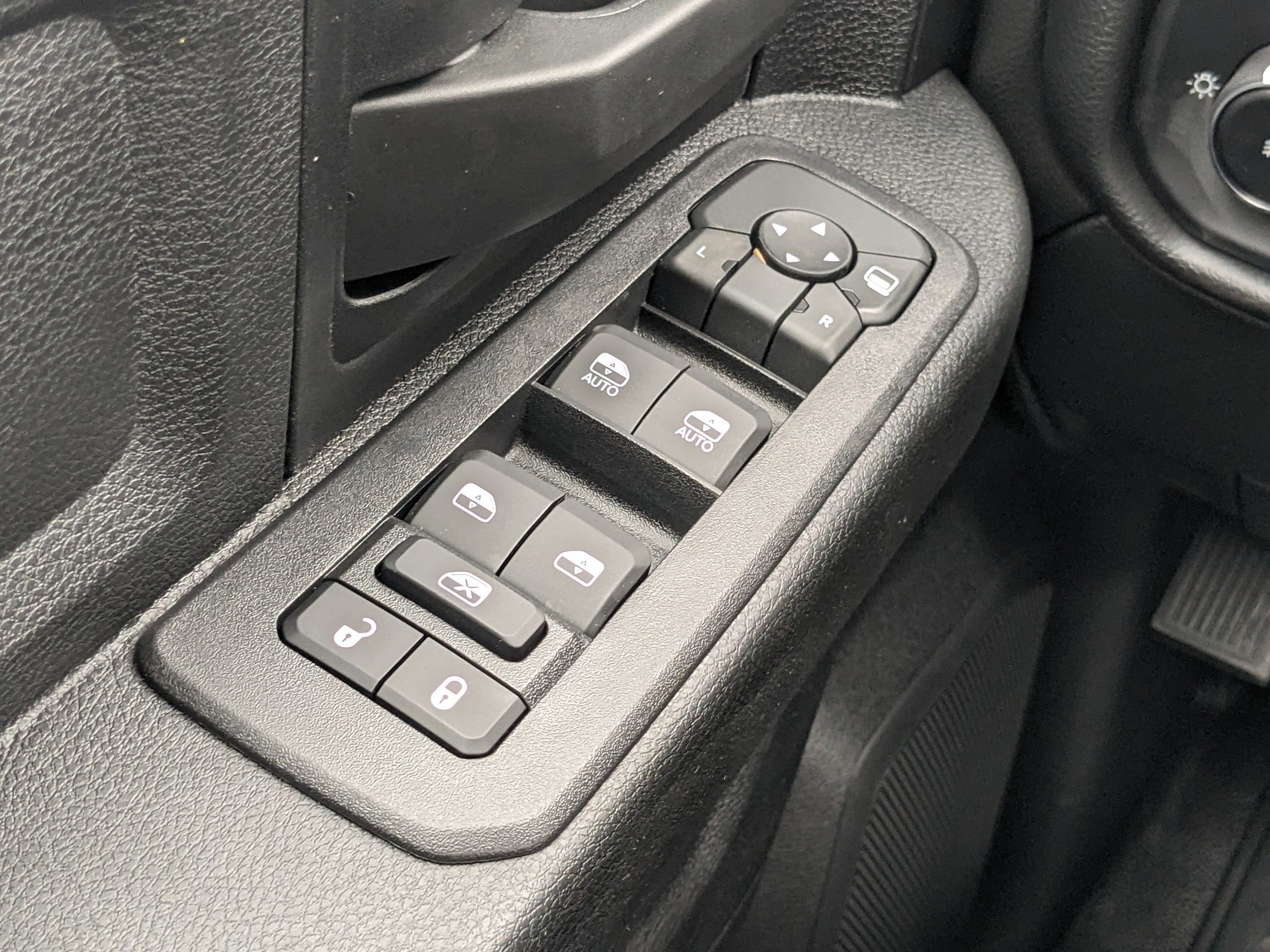 2025 RAM 3500 Chassis Tradesman - Photo 19