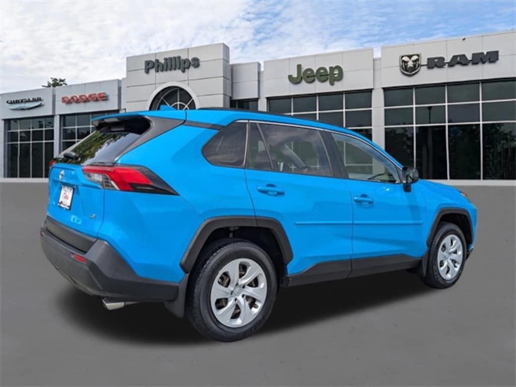 Used 2019 Toyota RAV4 LE SUV
