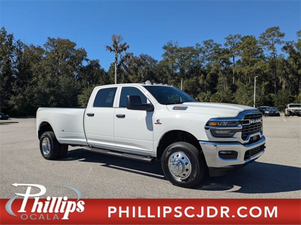 New 2026 Ram 3500 TRADESMAN CREW CAB 4X4 8' BOX Pickup