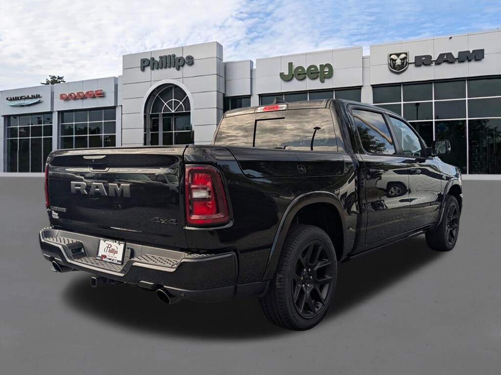 New 2026 Ram 1500 LARAMIE CREW CAB 4X4 5'7 BOX Pickup