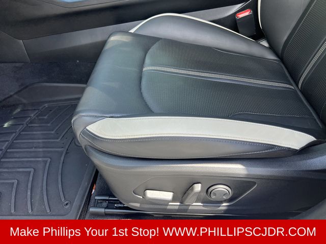 2025 Kia K5 GT-Line - Photo 16
