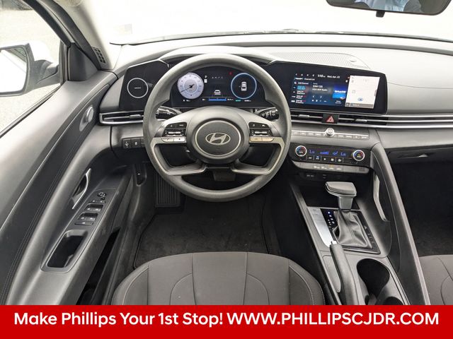 2024 Hyundai Elantra SEL - Photo 14