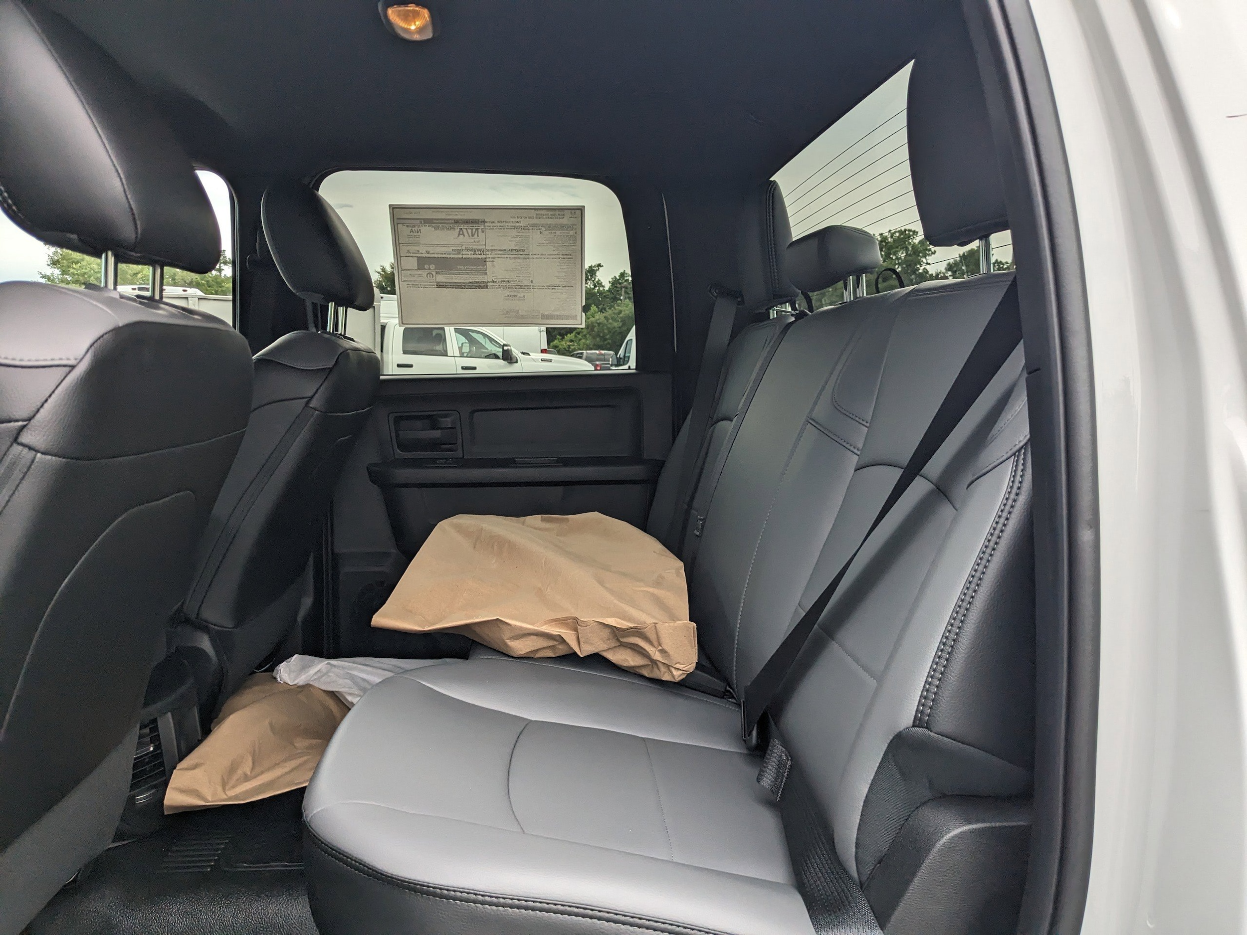 2025 RAM 3500 Chassis Tradesman - Photo 12