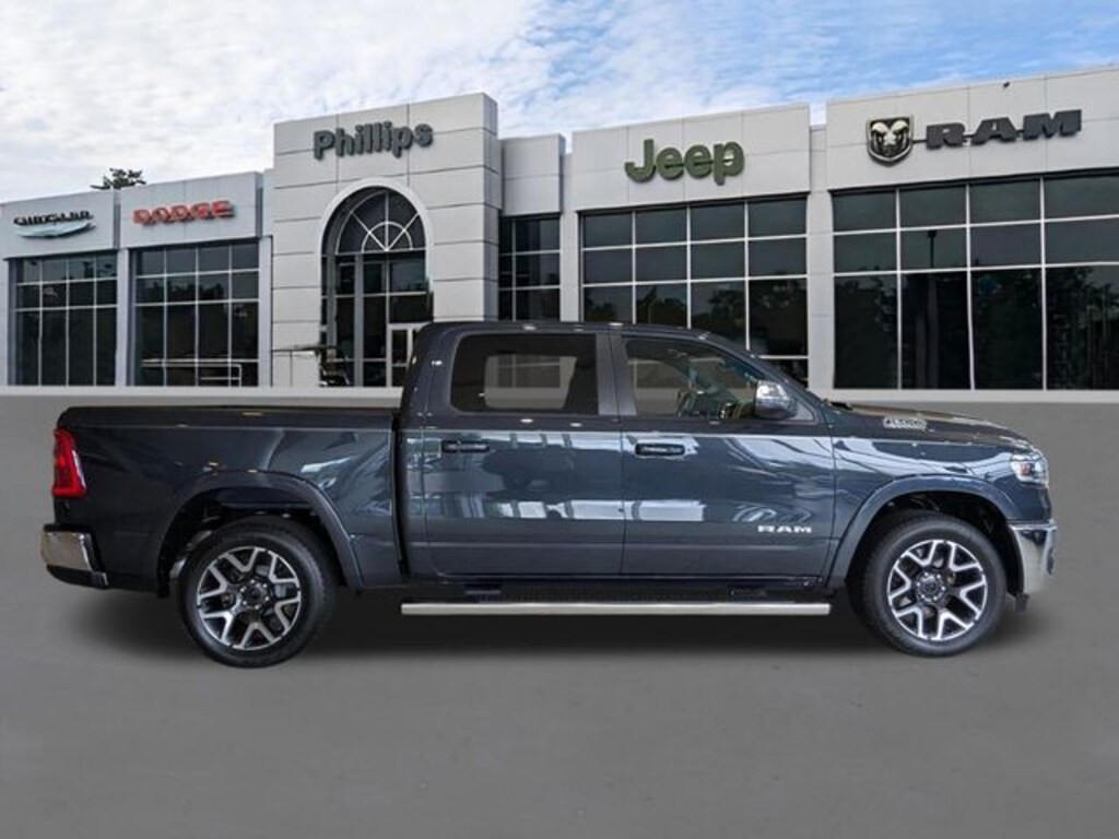 New 2026 Ram 1500 LARAMIE CREW CAB 4X4 5'7 BOX Pickup