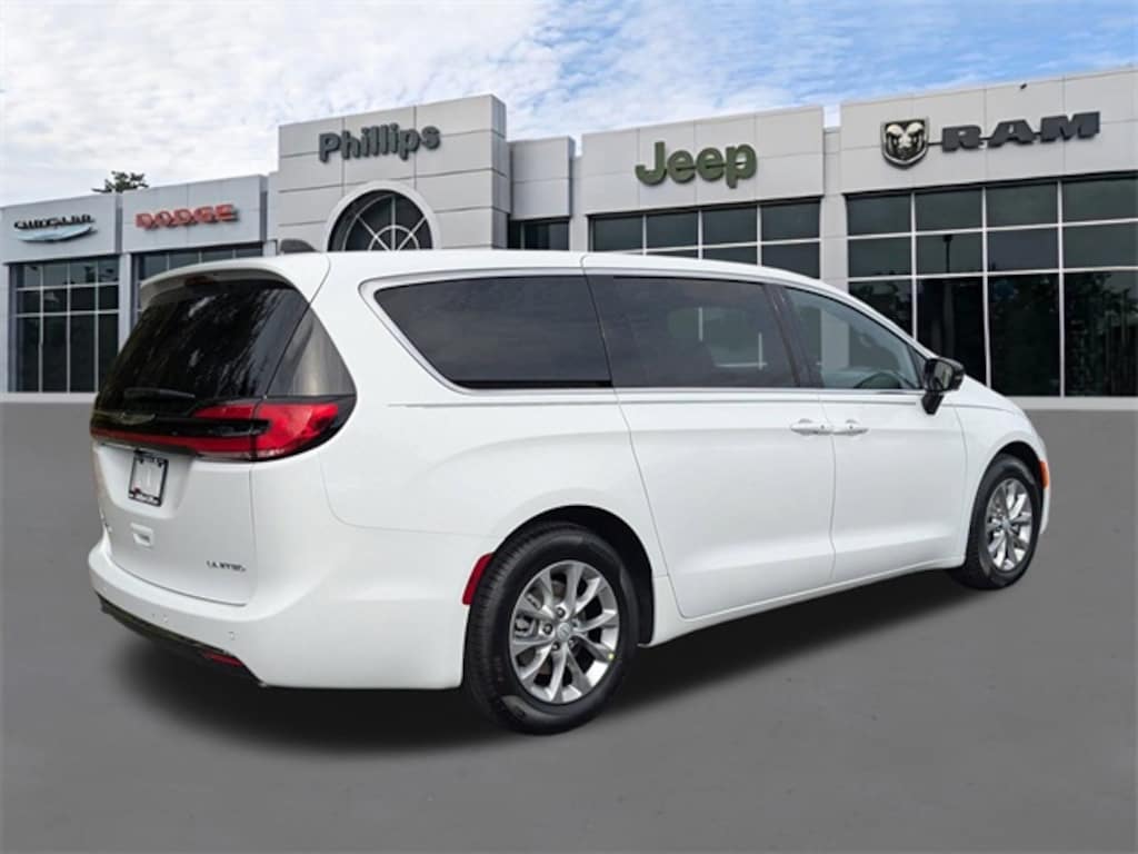 New 2026 Chrysler Pacifica LIMITED Passenger Van