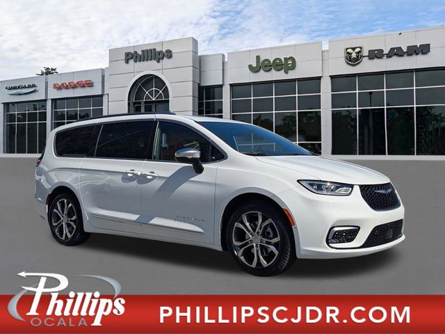 2026 Chrysler Pacifica Pinnacle's photo