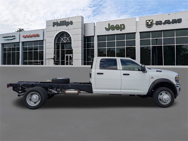 2026 Ram 5500 Tradesman photo 2