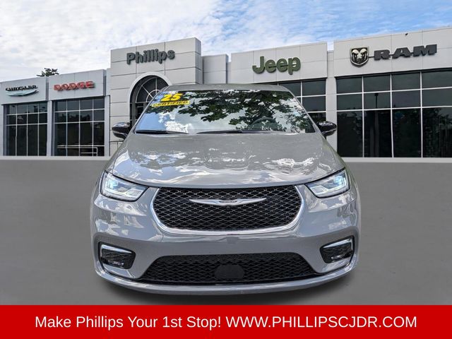 2025 Chrysler Pacifica Select - Photo 8