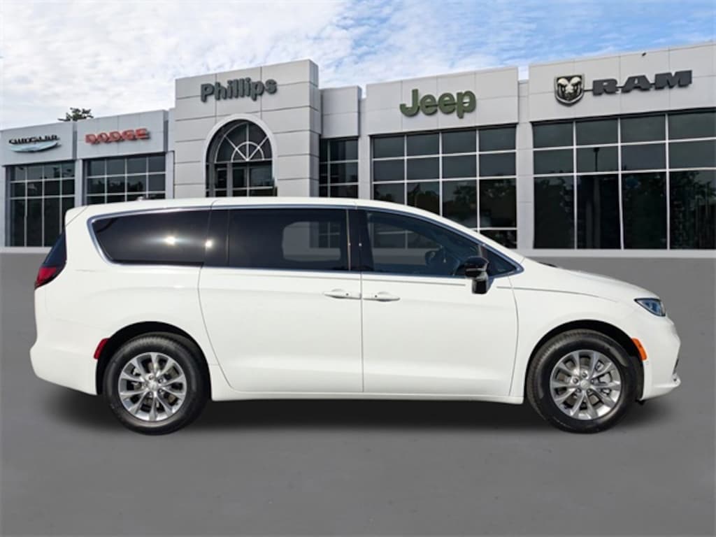 New 2026 Chrysler Pacifica LIMITED AWD Passenger Van