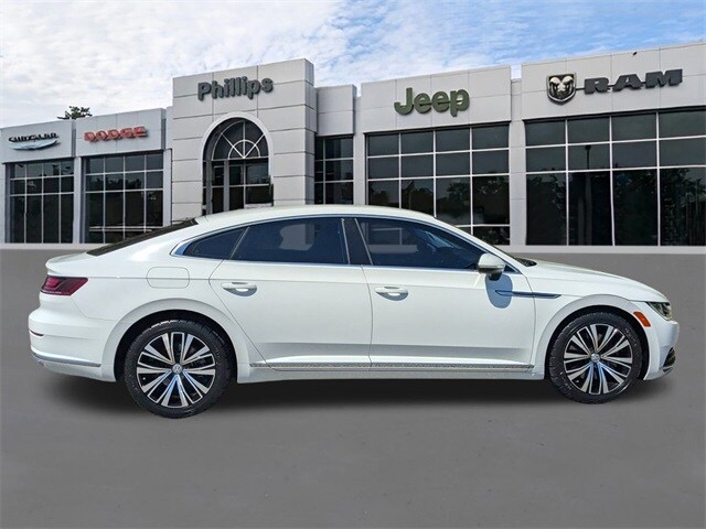 2019 Volkswagen Arteon SE photo 2