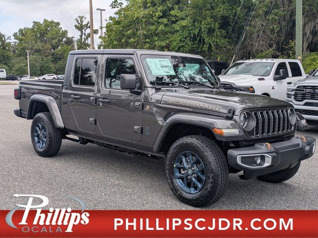 2026 Jeep Gladiator 85th Anniversary Edition Auto's photo