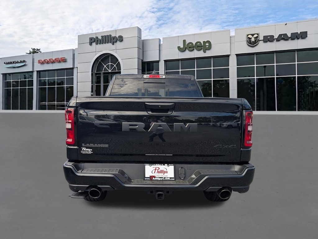 New 2026 Ram 1500 LARAMIE CREW CAB 4X4 5'7 BOX Pickup