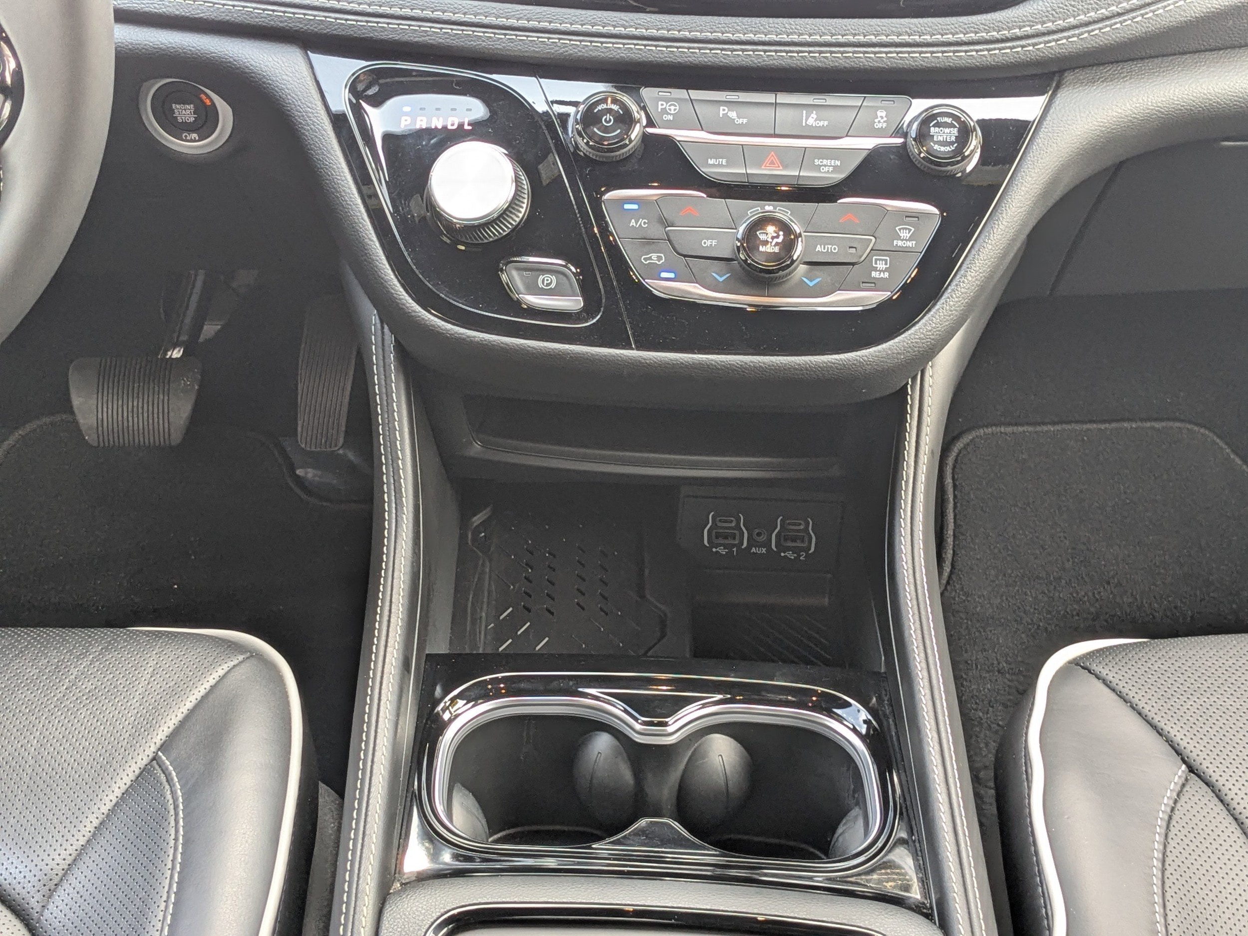 2025 Chrysler Pacifica PHEV Select - Photo 18