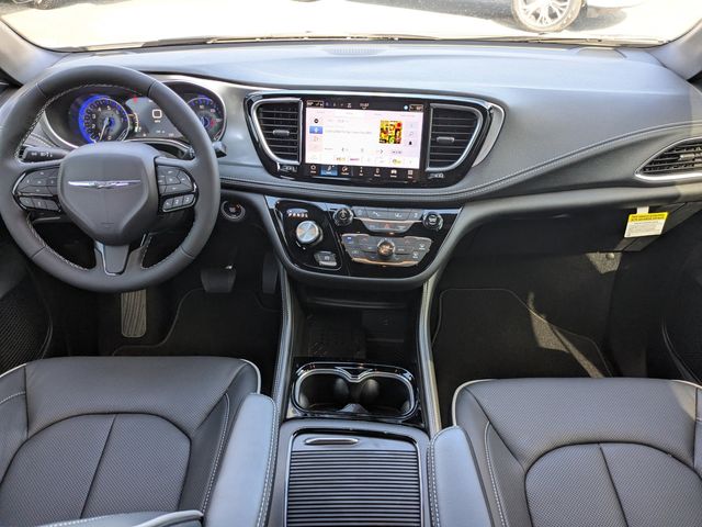 2026 Chrysler Pacifica Limited - Photo 15