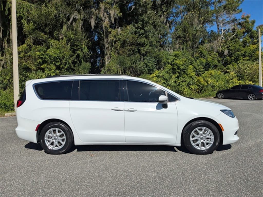 Used 2021 Chrysler Voyager LXI Minivan/Van