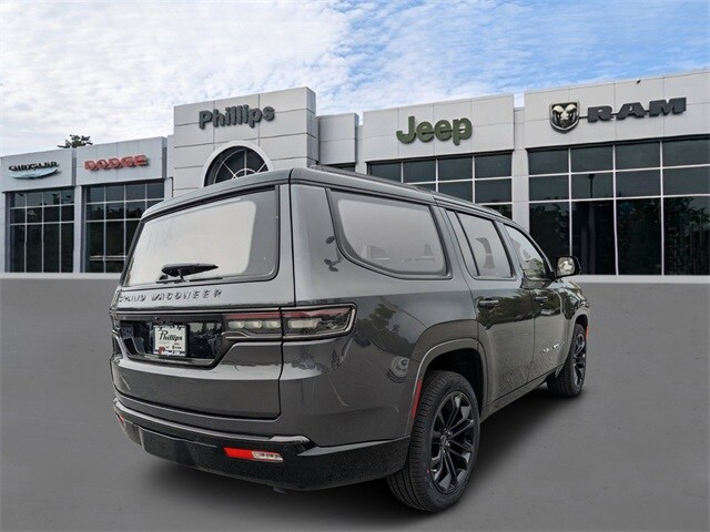 2024 Jeep Grand Wagoneer II photo 4