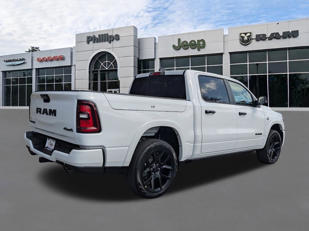 New 2026 Ram 1500 LARAMIE CREW CAB 4X4 5'7 BOX Pickup