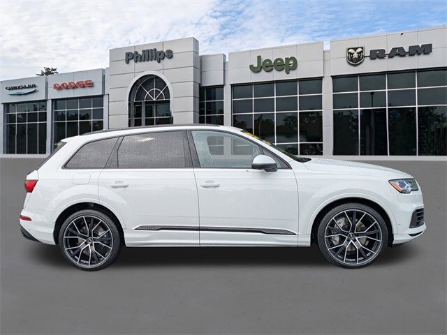 2023 Audi Q7 55 Prestige photo 2