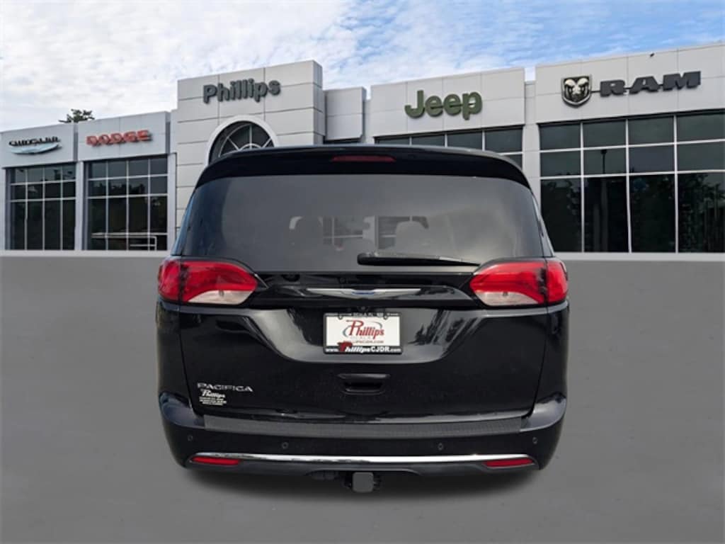 Certified 2019 Chrysler Pacifica Touring Plus Minivan/Van