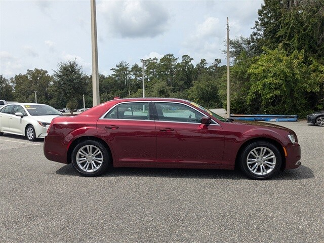 2018 Chrysler 300 Touring Limited photo 2
