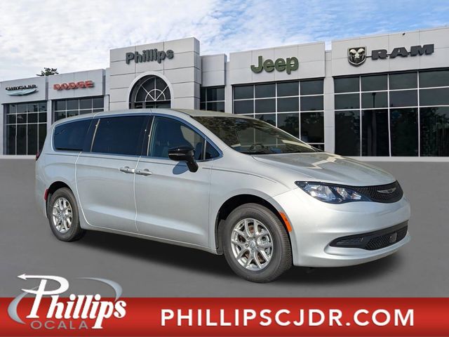 2026 Chrysler Voyager LX's photo