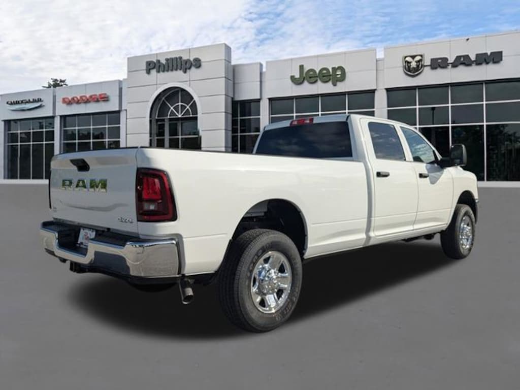 New 2026 Ram 2500 TRADESMAN CREW CAB 4X4 8' BOX Pickup